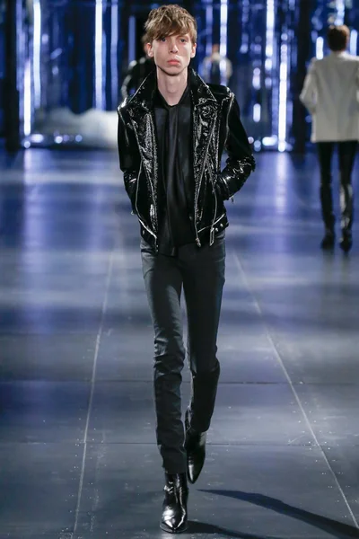 Look 8